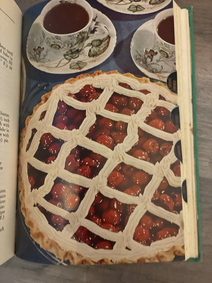The American Woman's Cook Book by Ruth Berolzheimer
