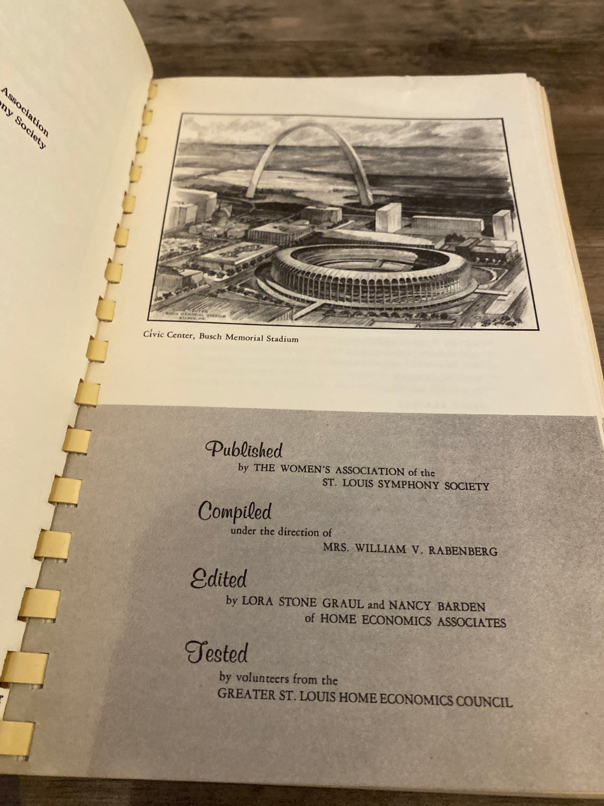 The Saint Louis Cookbook by The Women's Association of the St. Louis Symphony Society