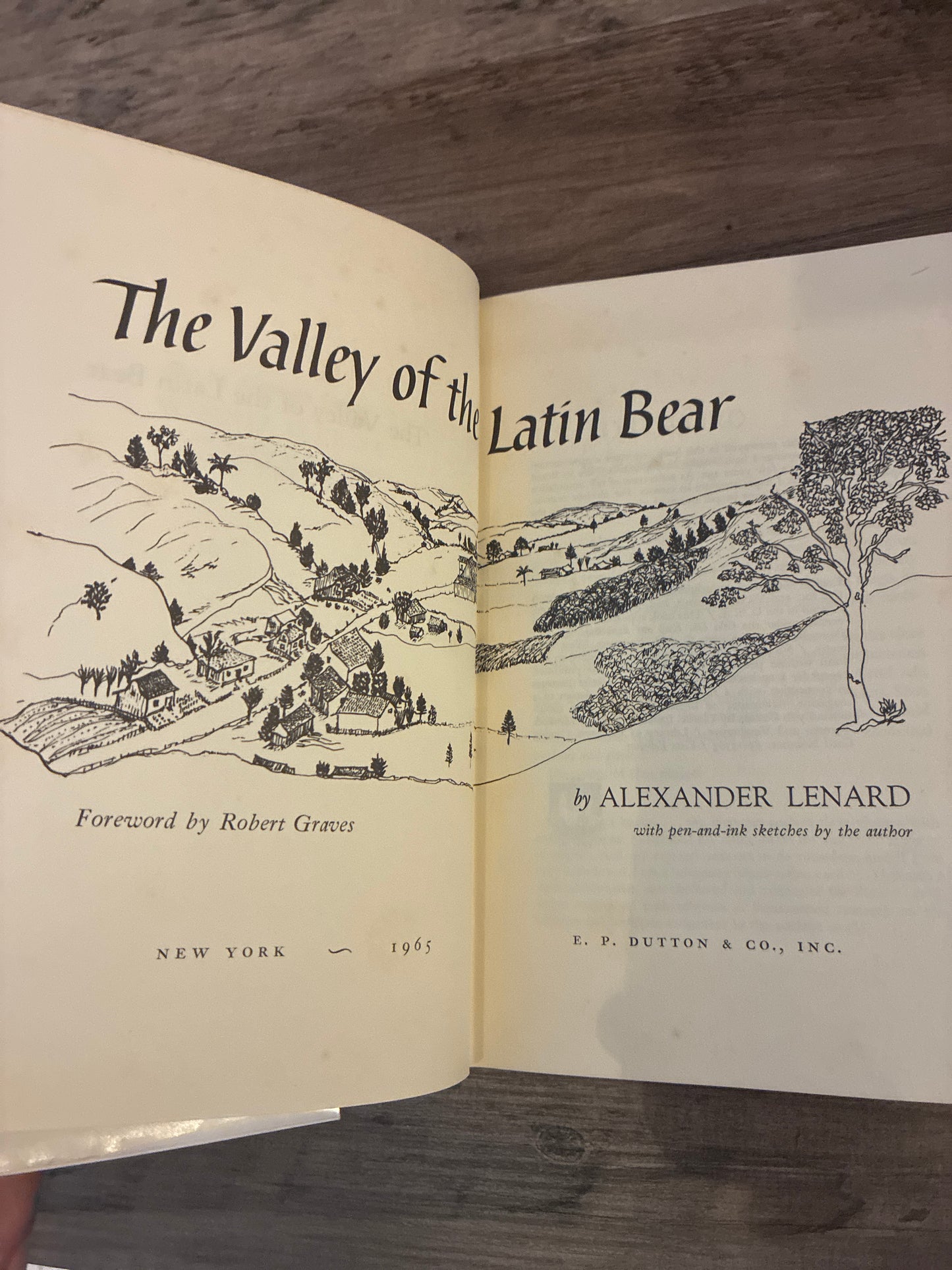 The Valley of the Latin Bear by Alexander Lenard